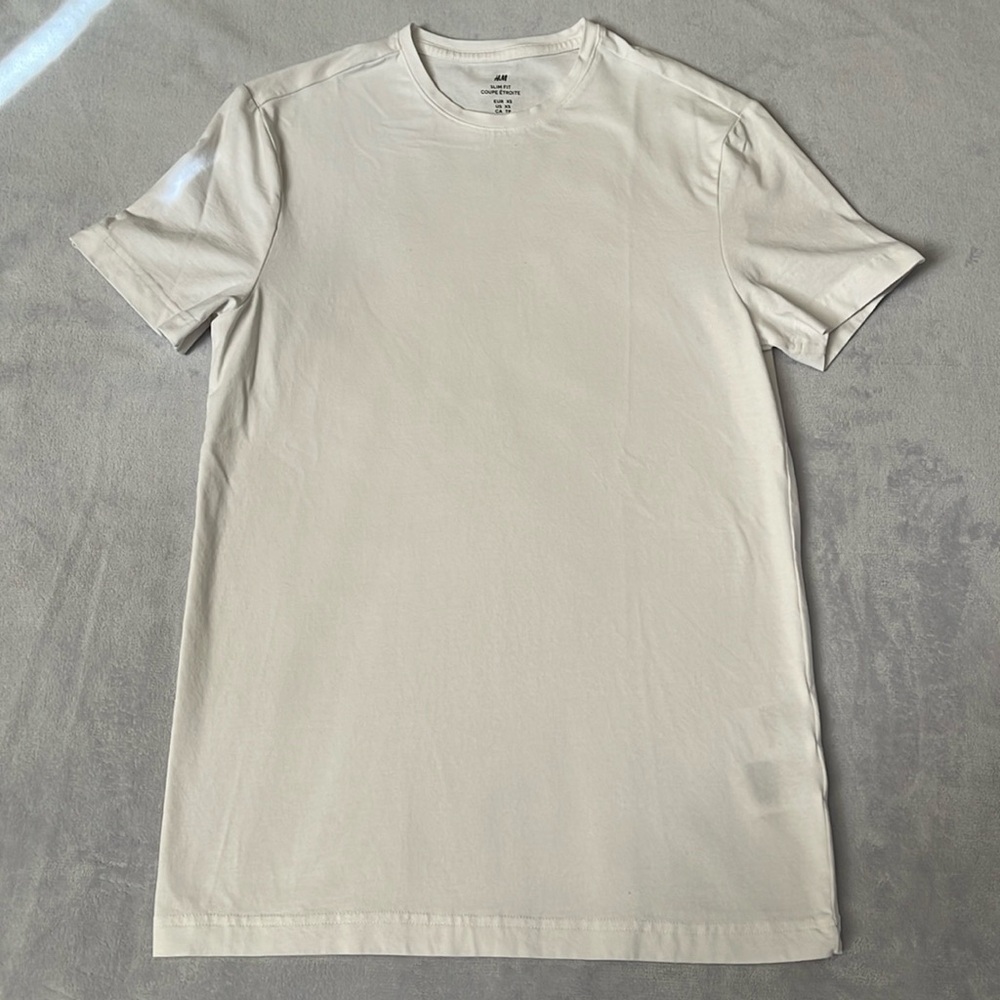 Men’s H&M Slim Fit Basic White Tee- XS
